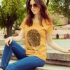 دانلود موکاپ تیشرت بانوان با مدل طبیعی