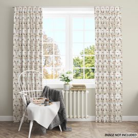 موکاپ پرده پانچ آویز 7